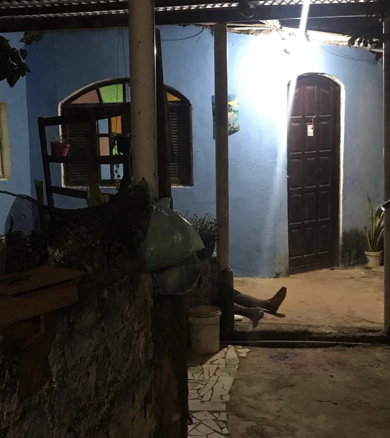 Jovem de 22 anos é assassinado após ter casa invadida em Monte Gordo 