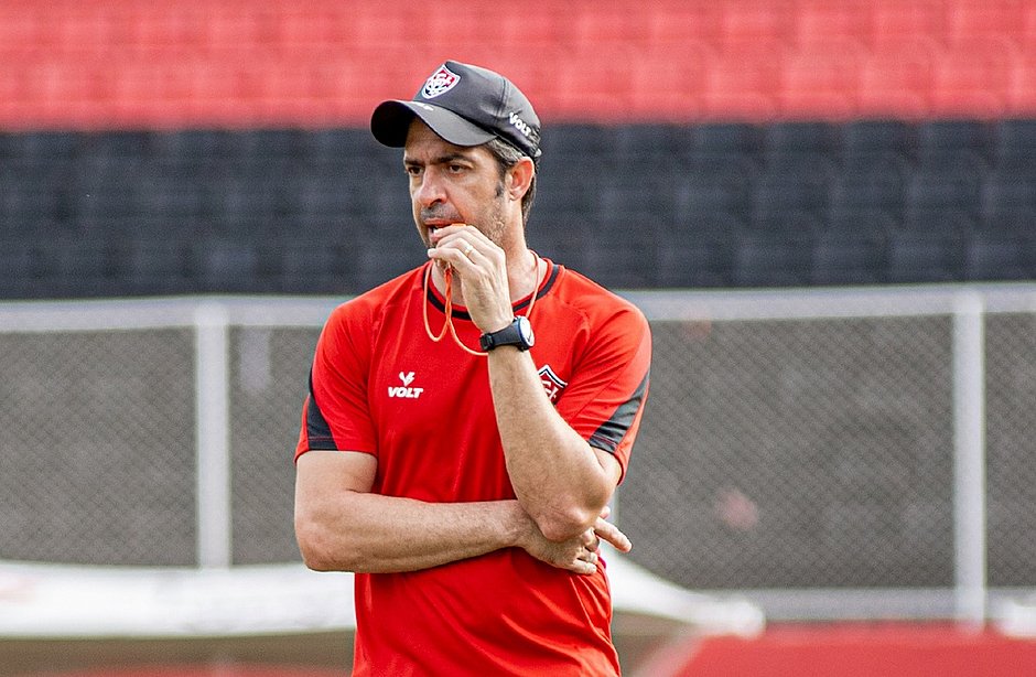 João Burse mais do que dobrou o aproveitamento do Vitória na Série C