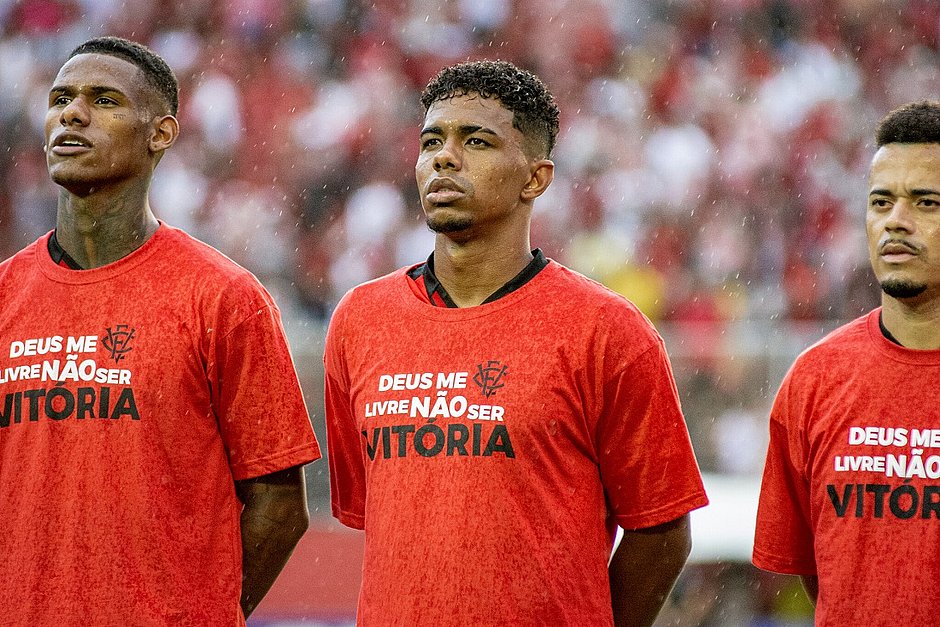 Herói da classificação do Vitória, Marco Antônio sofre fratura