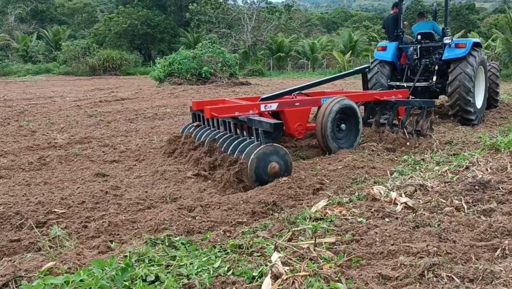 Prefeitura de Mata realiza serviços de mecanização agrícola na Zona Rural