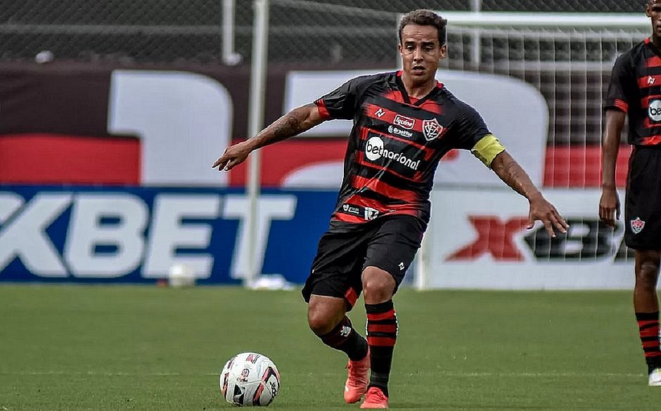 Ex-Vitória, Jadson anuncia aposentadoria