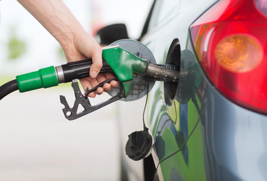Preço da gasolina cai pela 2ª semana consecutiva, diz ANP 