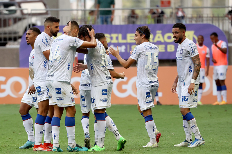 De virada, Bahia supera o Vasco em duelo direto na Fonte Nova