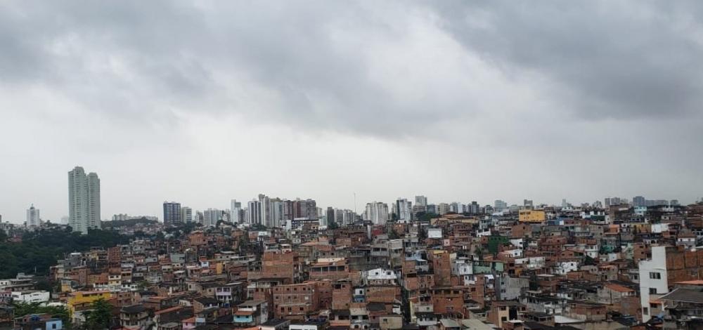 Frente fria chega a Salvador na madrugada desta terça-feira