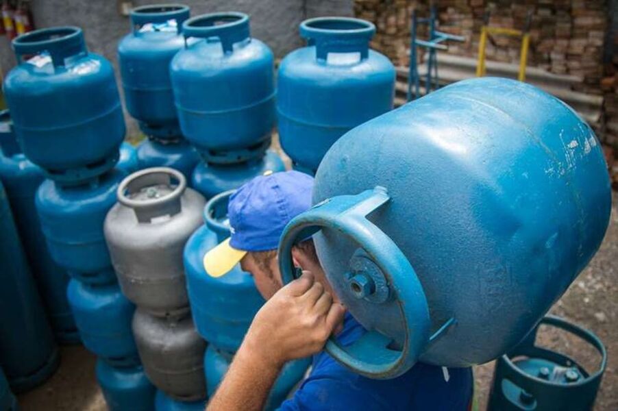 Gás de cozinha fica 6,1% mais barato na Bahia a partir desta quinta (1º)