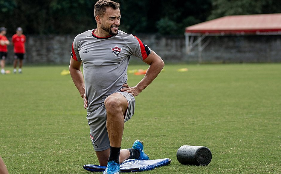 Quatro jogadores do Vitória passam por tratamento na Toca