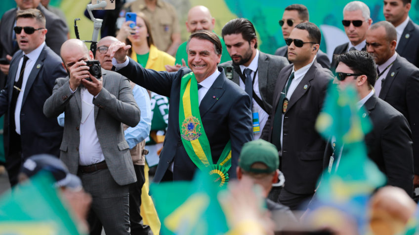Bolsonaro discursa na Esplanada: “Mal não voltará à cena do crime” 