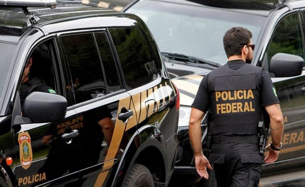 Mulher é alvo da PF acusada de vender imagens pornográficas de filha em Camaçari