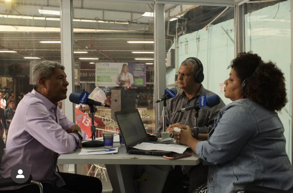 Jerônimo se irrita com pergunta sobre IDEB, e jornalista rebate: 'O senhor está sendo grosseiro'