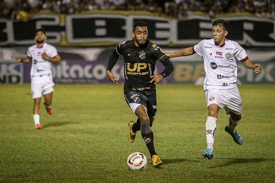 Burse reconhece ABC superior ao Vitória no segundo tempo