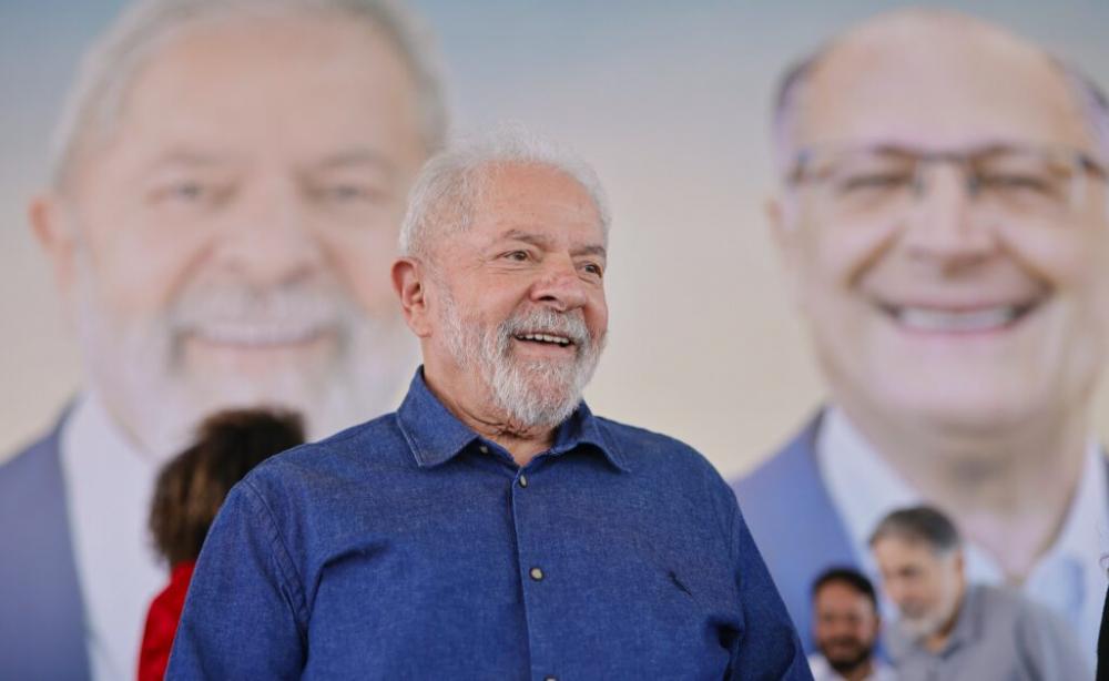 Lula é multado em R$ 10 mil por pedir votos fora do período eleitoral