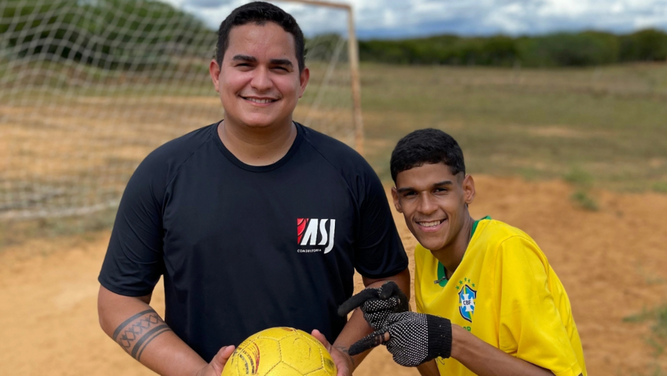 Luva de Pedreiro terá de pagar mais de R$ 5 milhões para Allan Jesus