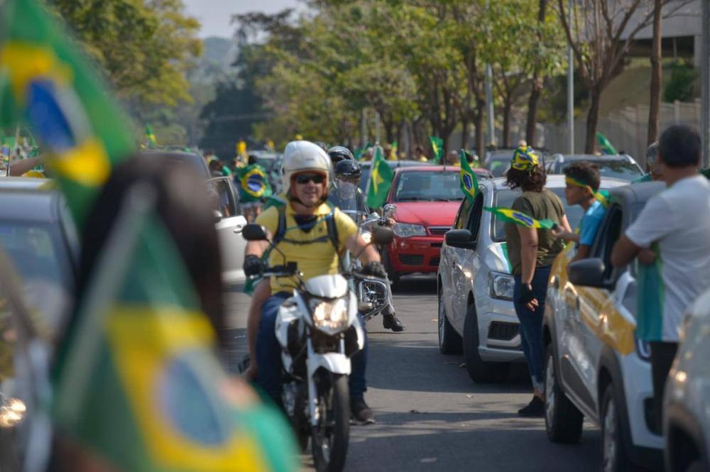Grupo pró-Bolsonaro realiza 2º carreata em Mata de São João