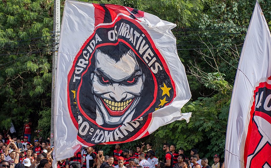 Os Imbatíveis é proibida de frequentar estádios de futebol em todo o Brasil