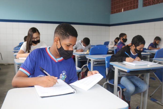 Ideb Bahia: Ensino Médio na rede estadual de ensino permanece entre os piores do Brasil 