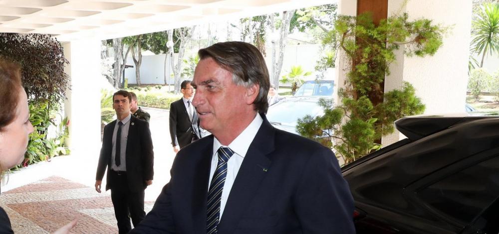 Em Londres, Bolsonaro volta a dizer que ganhará eleições no primeiro turno