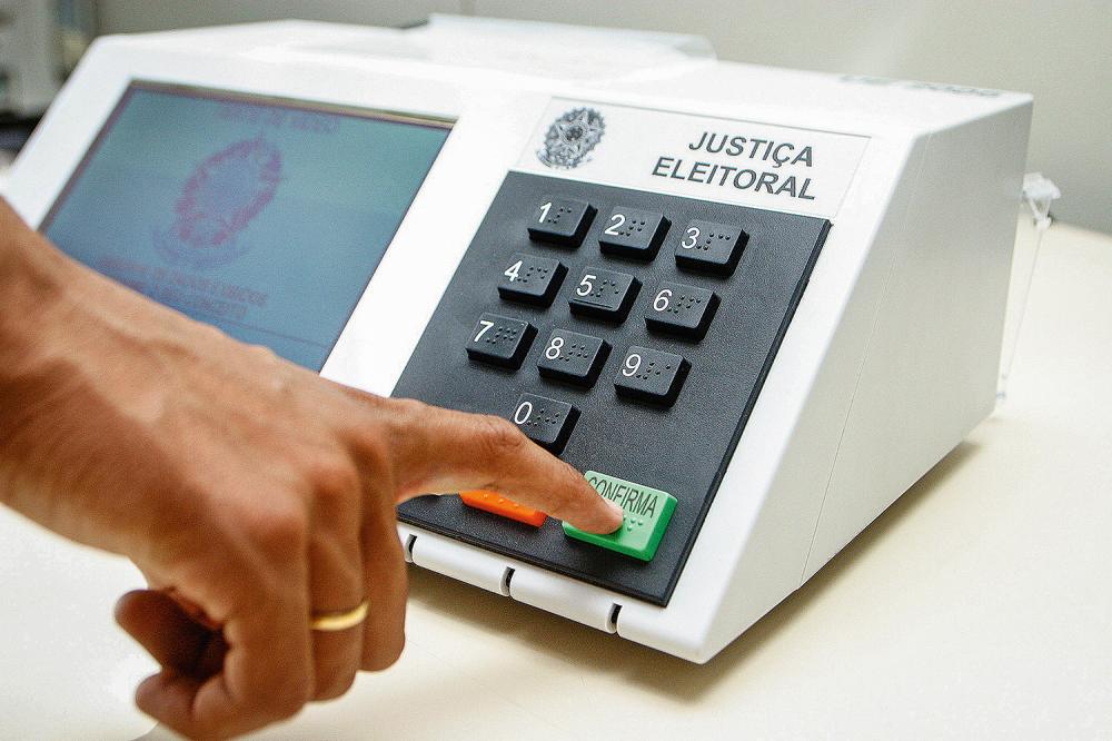 TRE-BA inicia preparação e lacração das urnas eletrônicas para o 1º turno 