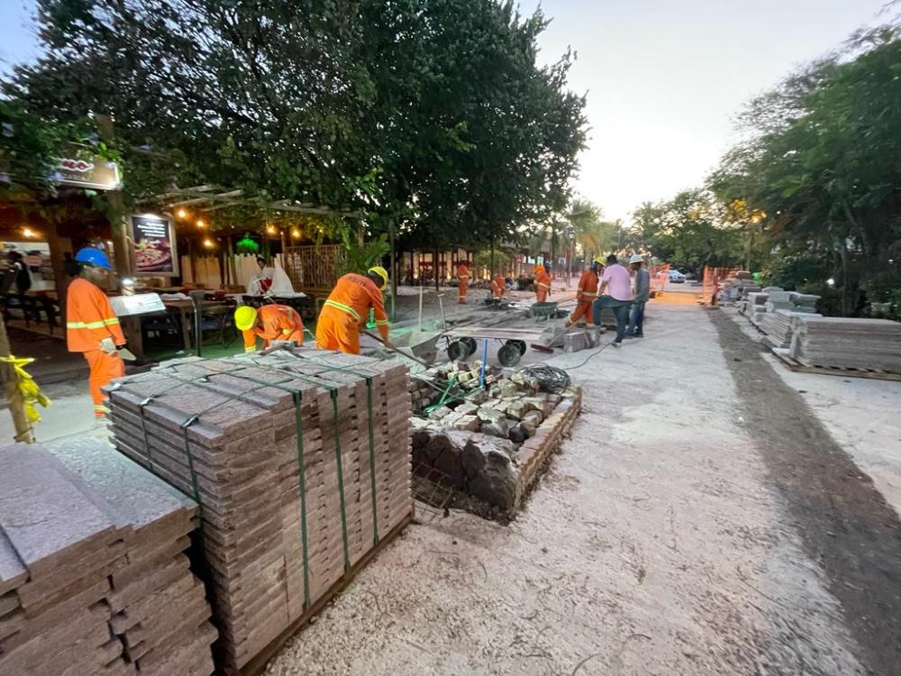 Obra de requalificação: Vila de Praia do Forte recebe novo piso nesta quarta 