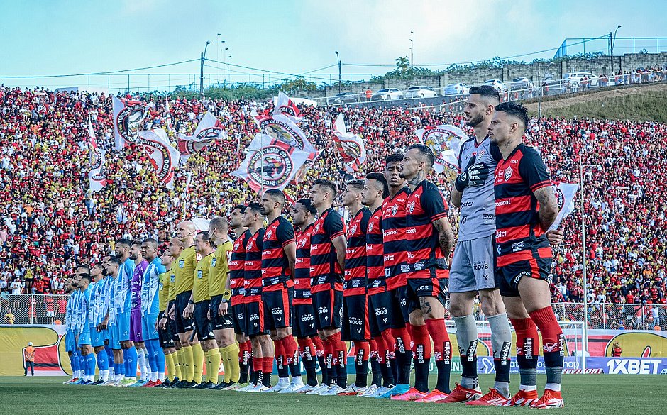 Torcedor do Vitória só pode comprar ingresso para jogo contra o Paysandu até hoje