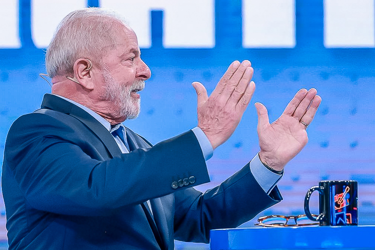 Lula deve rejeitar convite para visitar TSE com Bolsonaro