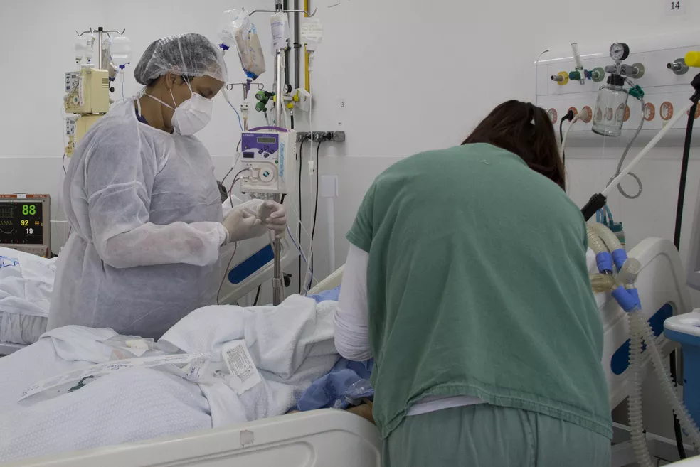 Internações de crianças pequenas por Covid são quase o dobro das de idosos