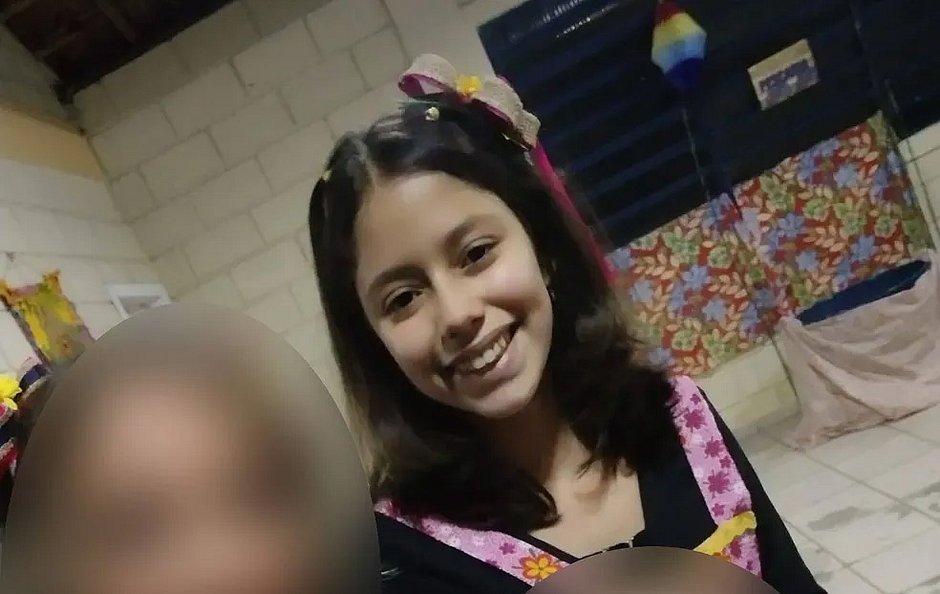 Adolescente de 12 anos mata amiga, esconde arma e vai para escola