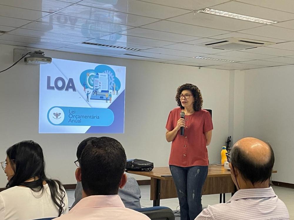 Prefeitura de Dias d'Ávila apresenta Lei Orçamentária Anual em audiência pública