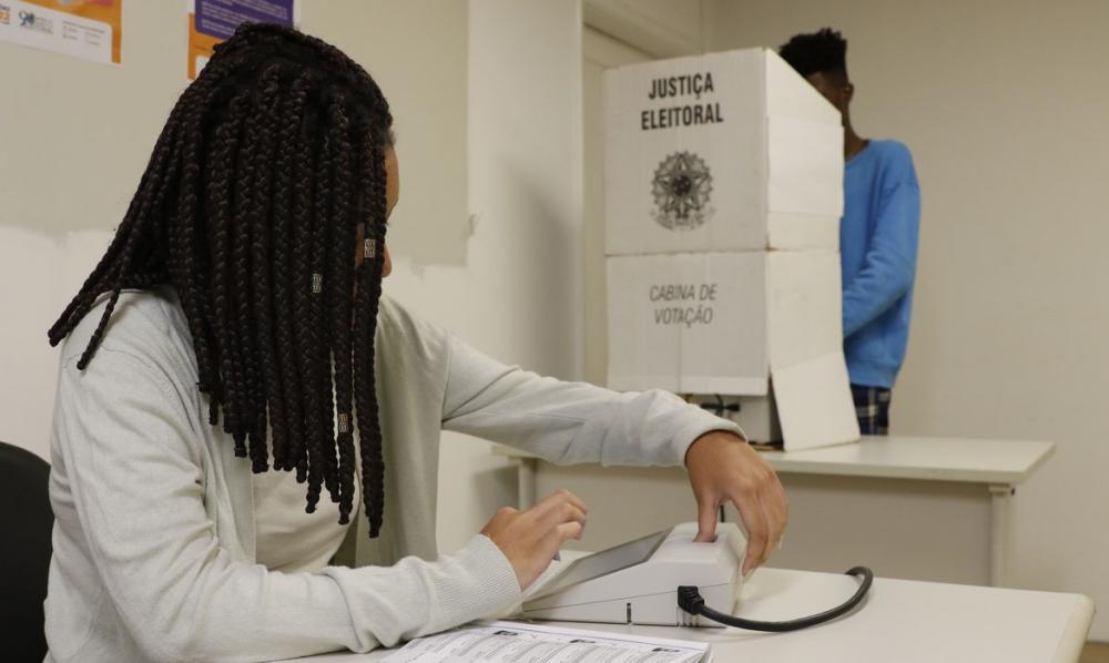 Confira o que o eleitor precisa saber para ir às urnas neste domingo 