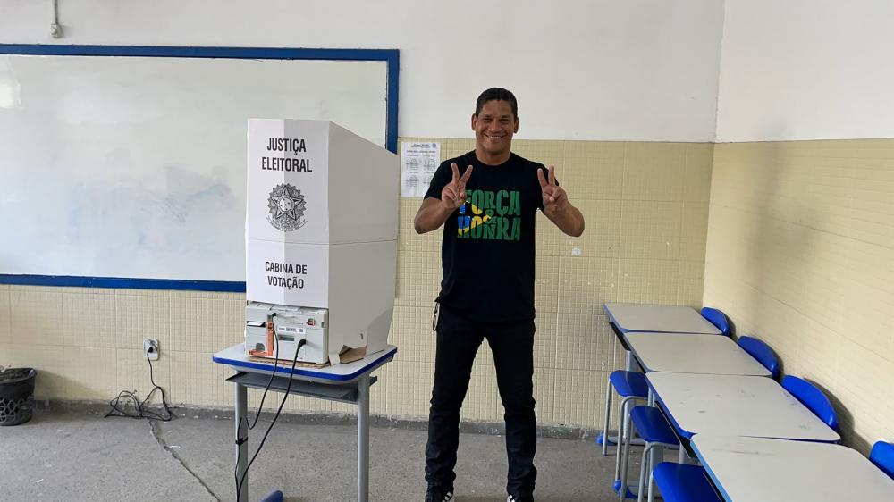 Após votar em Dias d'Ávila, Ivan Leite diz que Bolsonaro vencerá eleição