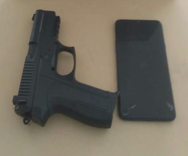 Homem é preso acusado de realizar assaltos com simulacro de pistola em Dias d'Ávila