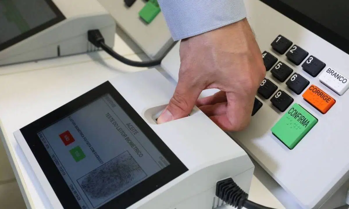 Eleitores podem justificar ausência de voto no 1º turno até dezembro