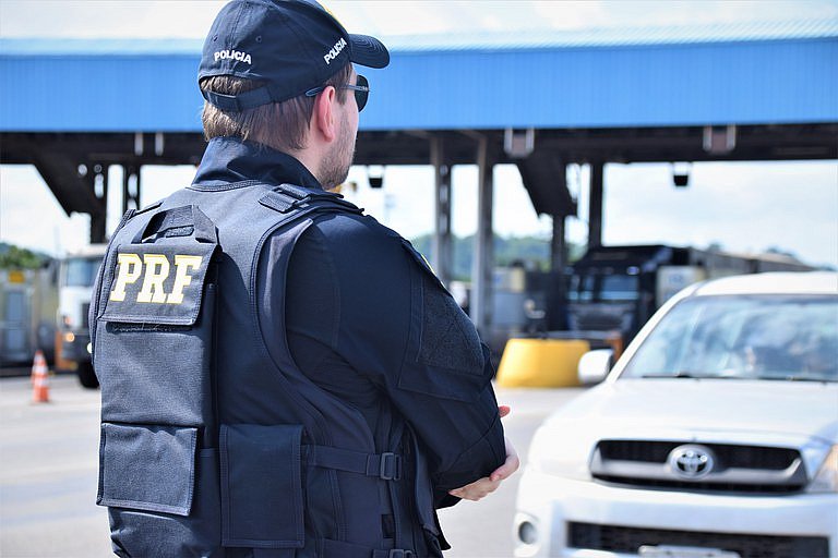 PRF flagrou mais de 10 mil pessoas sem cinto nas rodovias federais na Bahia