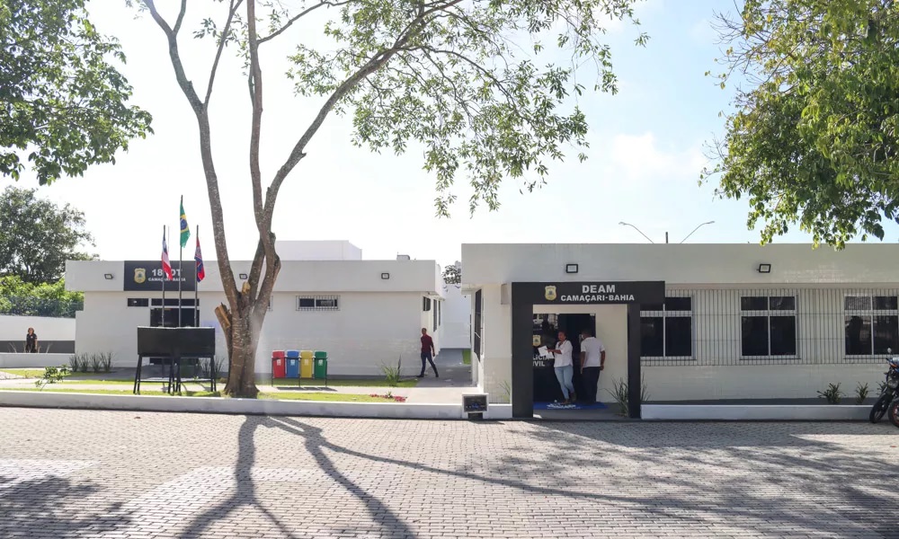 Caminhoneiro é morto a tiros em posto de combustível na BA-535
