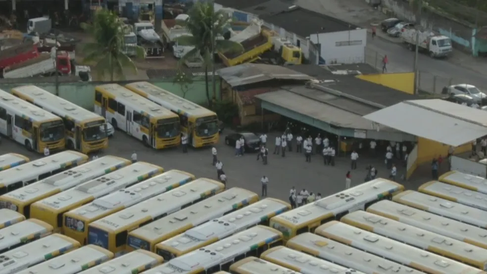 Após protesto, ônibus voltam a circular em Salvador nesta terça-feira (11)