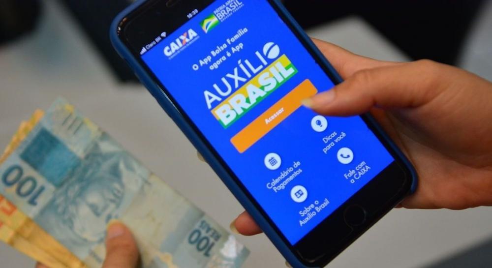 Beneficiários com NIS final 2 recebem hoje parcela do Auxílio Brasil