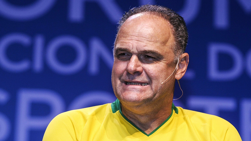 Oscar Schmidt desiste de tratar câncer no cérebro: 'Perdi o medo de morrer' 
