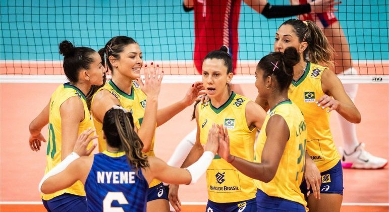 Brasil perde para a Sérvia e fica com a prata no Mundial de Vôlei Feminino