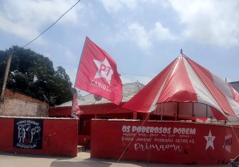 Comitê do PT é atacado a tiros na Zona Oeste do Rio