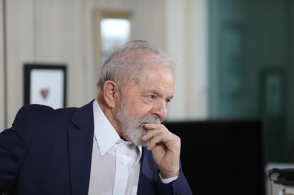 Após negar ida ao SBT, Lula foge também do debate da Record