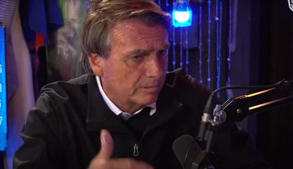 Bolsonaro bate 1,4 milhão de espectadores em podcast e supera recorde de Lula no Flow