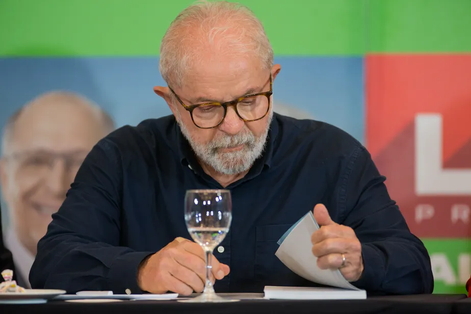 TSE concede a Lula 24 direitos de resposta contra Bolsonaro 