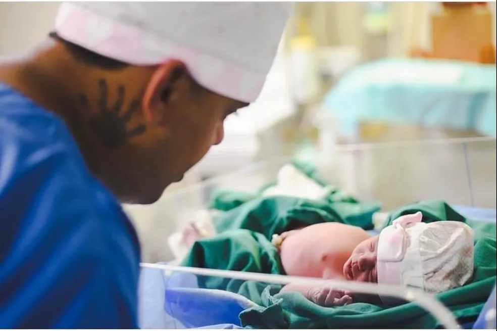 Filha de Thiago Aquino e Thayná Santiago nasce em Feira de Santana: 'Obrigado, meu Deus'