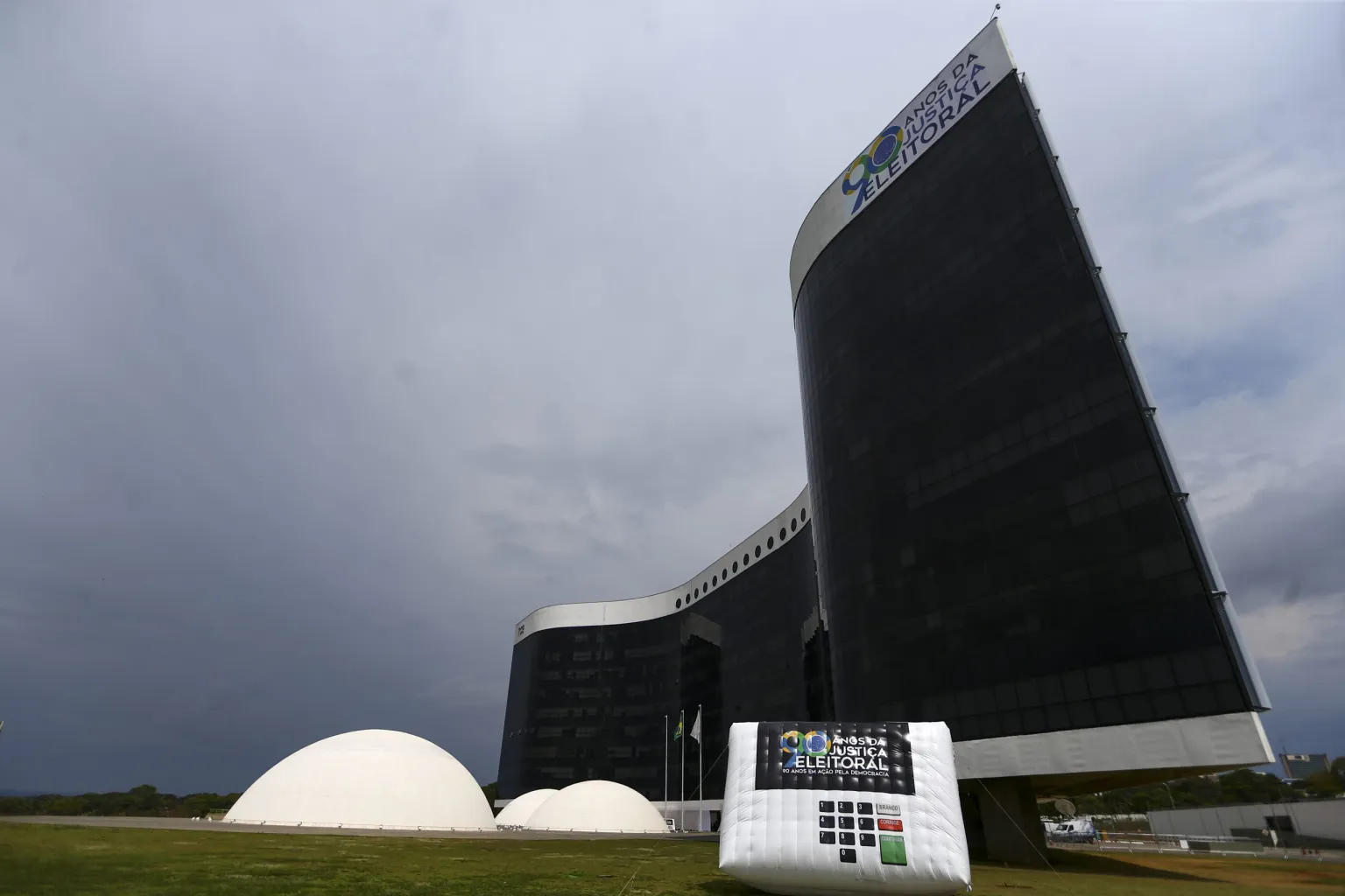 TSE exonera servidor responsável por inserções da propaganda eleitoral