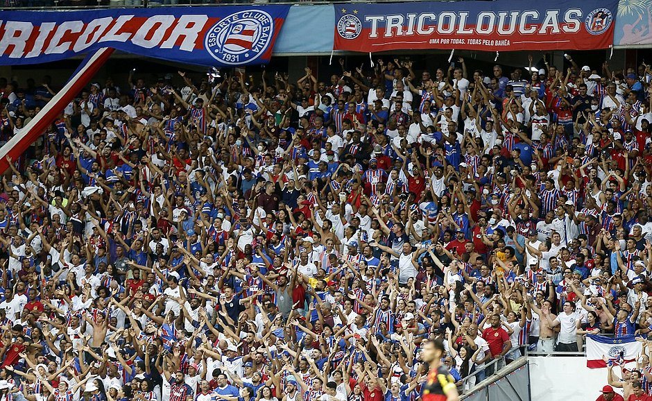 Com direito a mosaico, torcida do Bahia quebra recorde de público na Fonte Nova