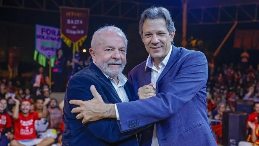 Em alta no PT, Haddad deve assumir ministério no Governo Lula