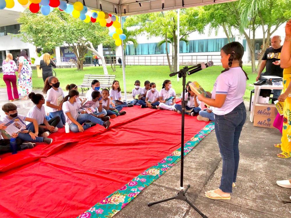 Projeto Leitura Itinerante abre os eventos de novembro na rede municipal de ensino