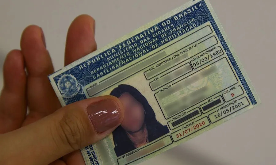 Debate discute o nome social no novo modelo da Carteira Nacional de Identidade