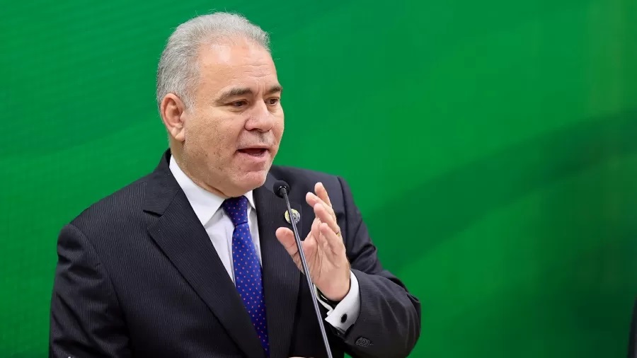 Queiroga é vaiado em congresso e chama público de “covarde”