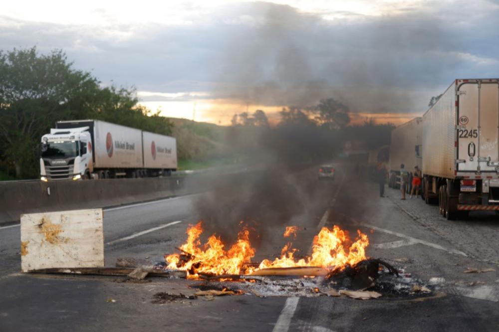 Bloqueio em rodovias impede transplante de coração