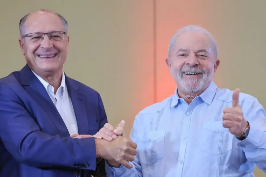 Lula vai revogar decretos que facilitam acesso a armas e desmatamento